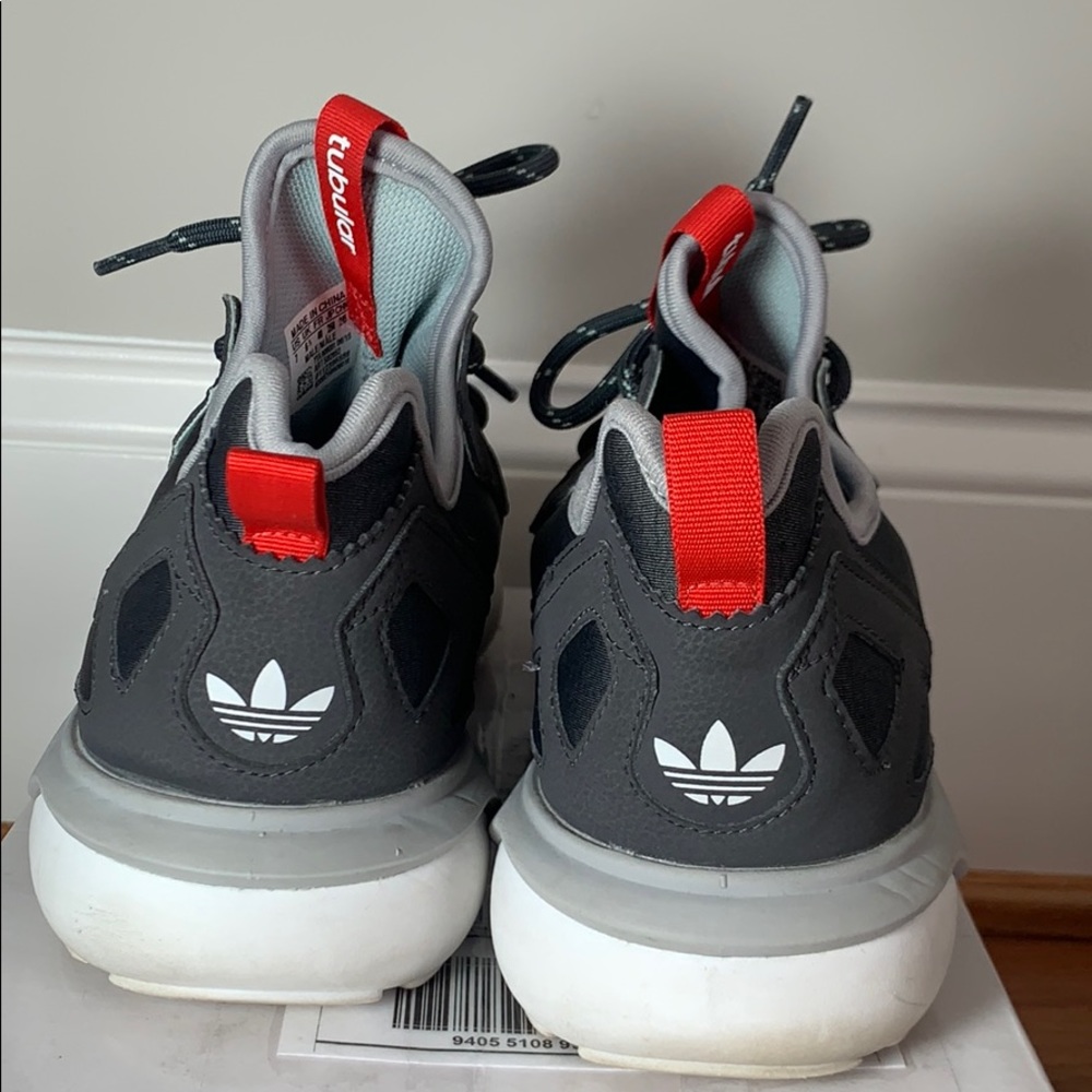 Adidas Tubular - Picture 3 of 5